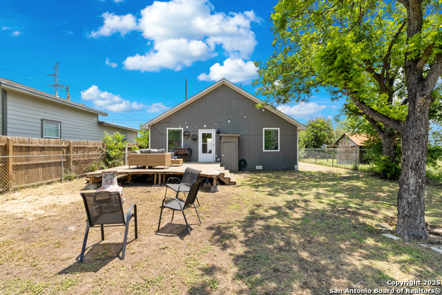 Listing photo id 19 for 3407 La Violeta