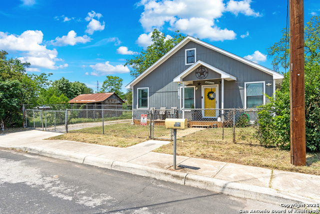 Listing photo id 1 for 3407 La Violeta