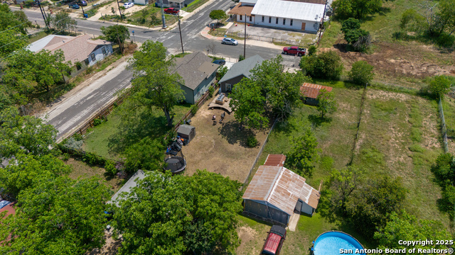 Listing photo id 31 for 3407 La Violeta