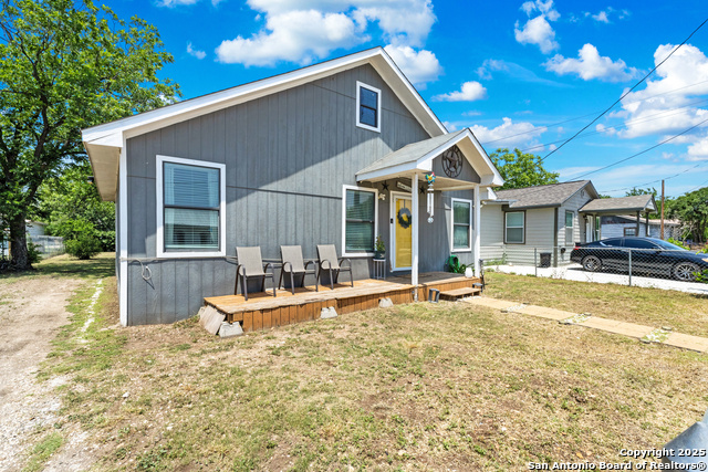 Listing photo id 2 for 3407 La Violeta