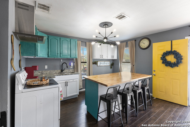 Listing photo id 6 for 3407 La Violeta