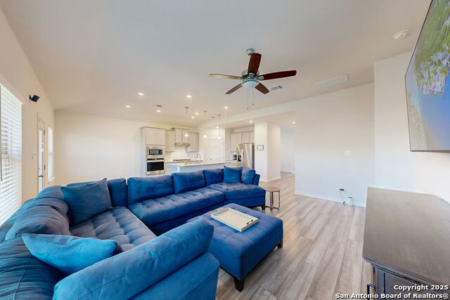 Image 15 of 53 For 10259 Juniper Oaks