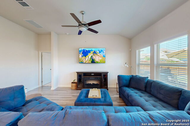 Image 16 of 53 For 10259 Juniper Oaks