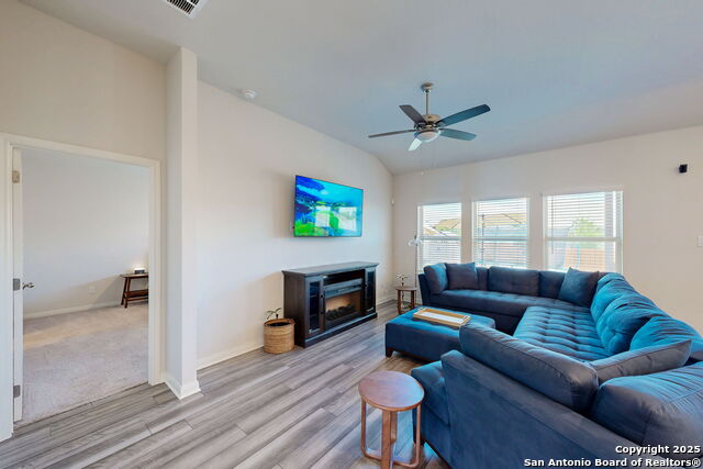 Image 17 of 53 For 10259 Juniper Oaks