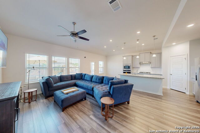 Image 18 of 53 For 10259 Juniper Oaks