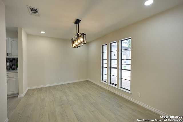 Image 10 of 42 For 5914 Pineway