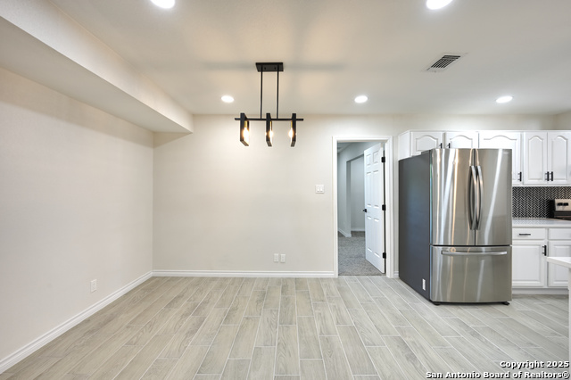 Image 16 of 42 For 5914 Pineway