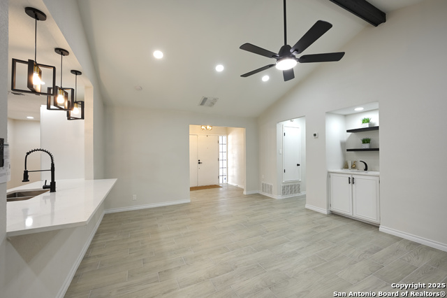 Image 17 of 42 For 5914 Pineway