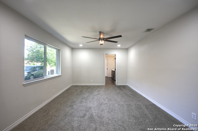 Image 22 of 42 For 5914 Pineway