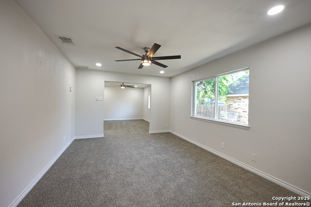 Image 23 of 42 For 5914 Pineway