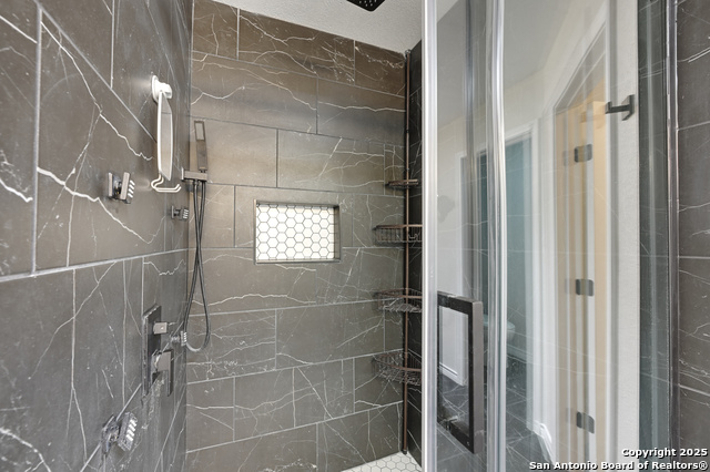 Image 24 of 42 For 5914 Pineway