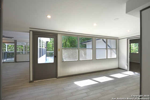 Image 27 of 42 For 5914 Pineway