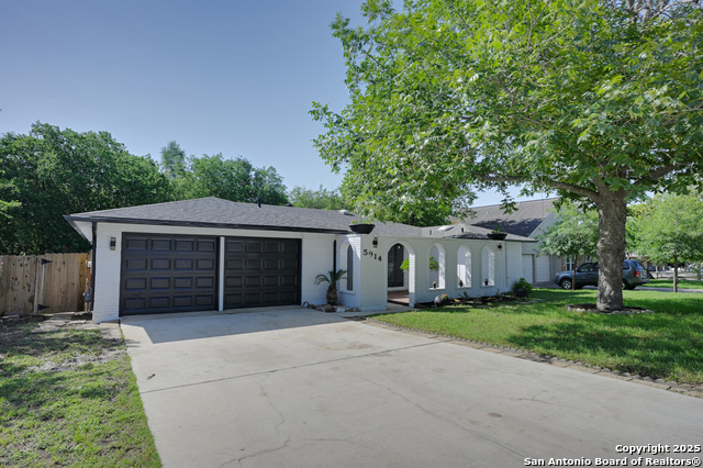 Image 3 of 42 For 5914 Pineway