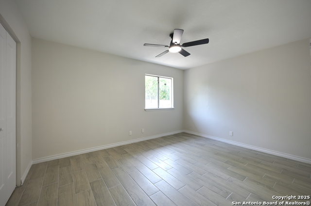 Image 32 of 42 For 5914 Pineway
