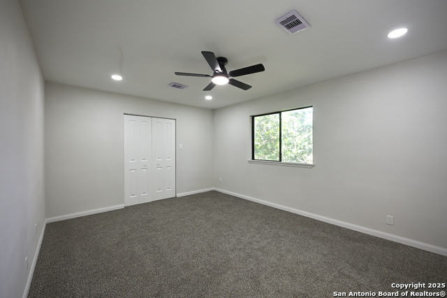 Image 33 of 42 For 5914 Pineway