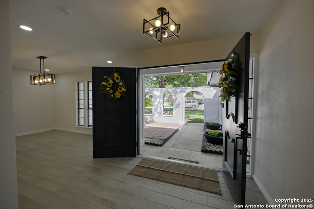 Image 9 of 42 For 5914 Pineway