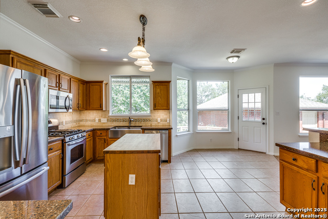 Image 10 of 44 For 22326 Navasota Circle