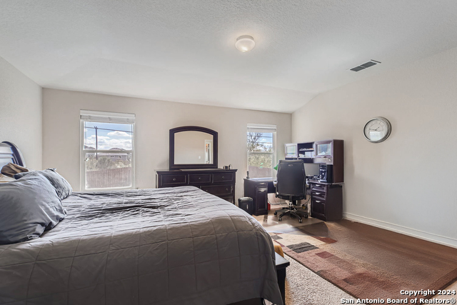 Listing photo id 8 for 7350 Sky Blue