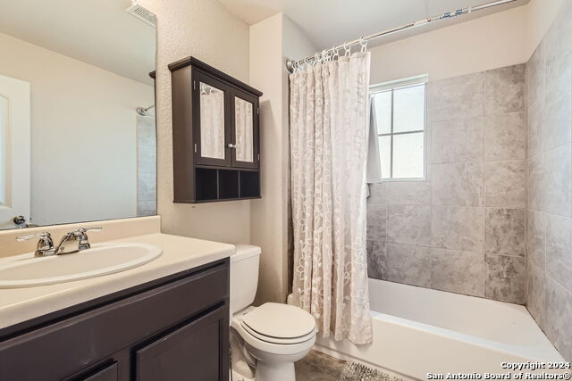 Listing photo id 13 for 7350 Sky Blue