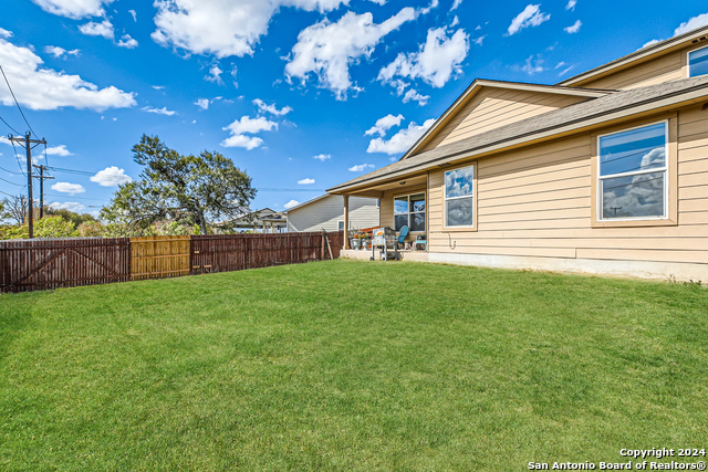 Listing photo id 19 for 7350 Sky Blue