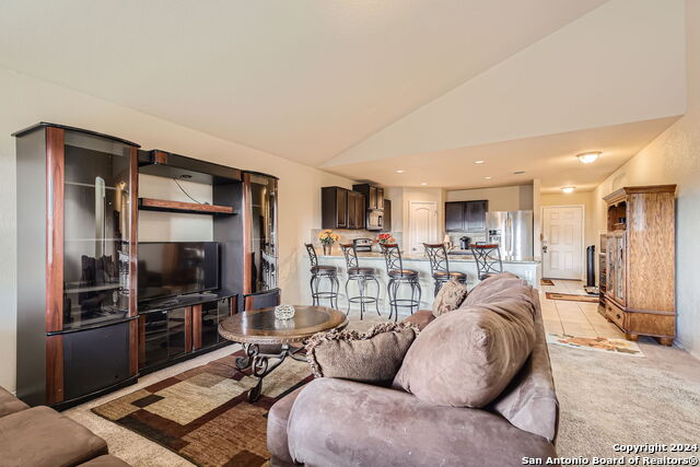 Listing photo id 2 for 7350 Sky Blue