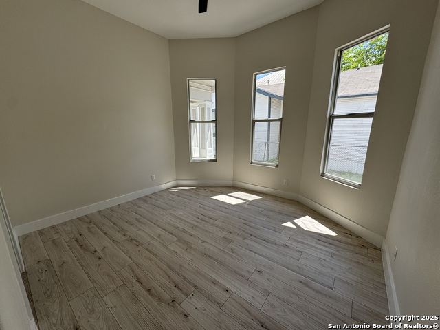 Image 10 of 21 For 322 Lamar  
