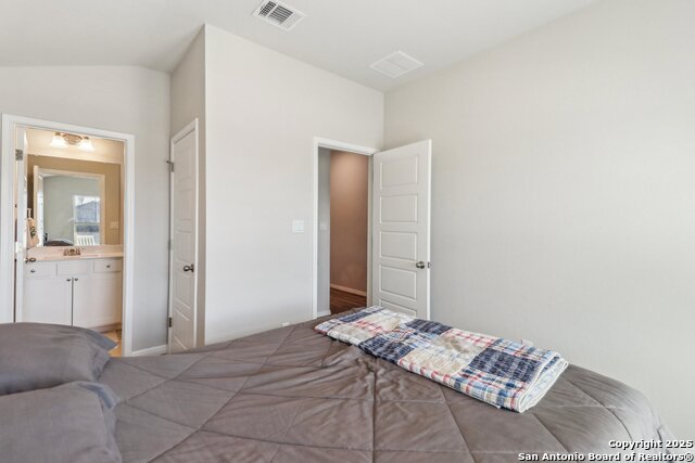 Listing photo id 12 for 3012 Hess Boulevard