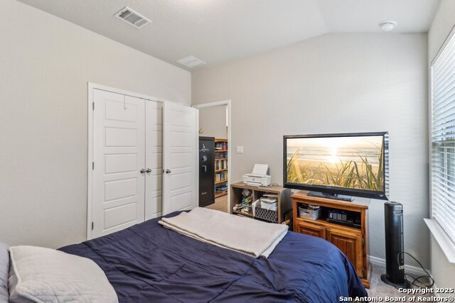 Listing photo id 21 for 3012 Hess Boulevard