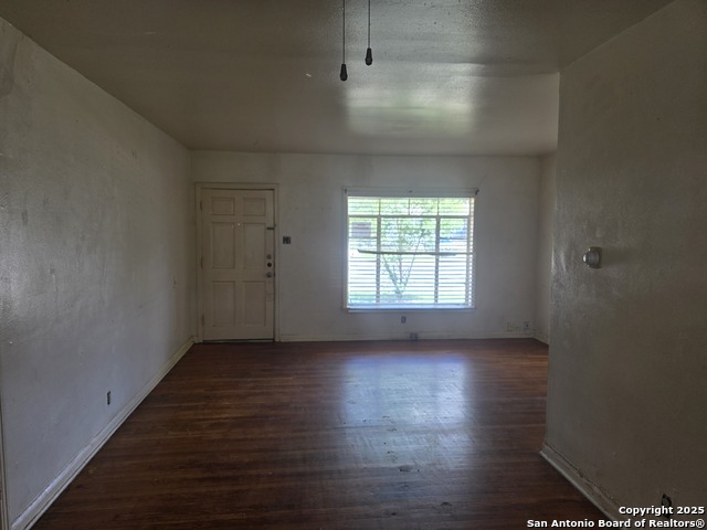 Image 13 of 19 For 3218 Southcross E