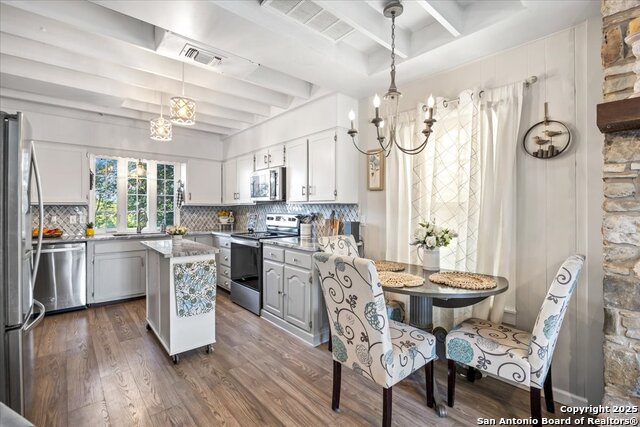 Image 10 of 53 For 630 Deerwood Dr