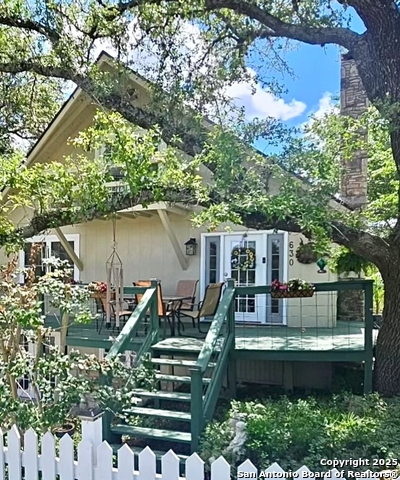 Image 2 of 53 For 630 Deerwood Dr