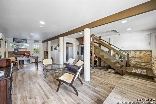 Image 28 of 53 For 630 Deerwood Dr