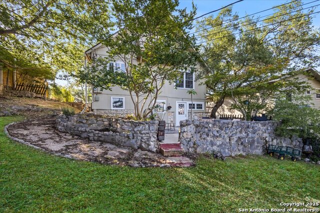 Image 32 of 53 For 630 Deerwood Dr