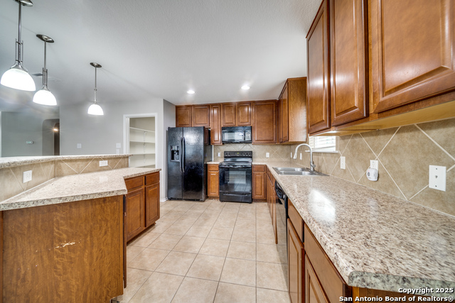Image 11 of 26 For 221 Raleigh Dr
