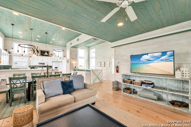 Listing photo id 8 for 2525 11th St S 49