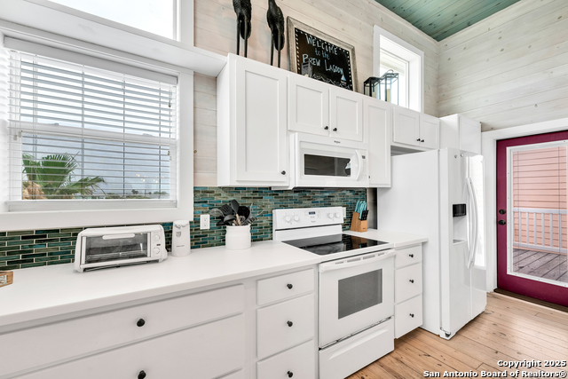 Listing photo id 12 for 2525 11th St S 49