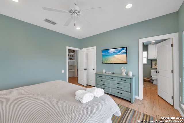 Listing photo id 15 for 2525 11th St S 49