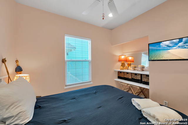 Listing photo id 24 for 2525 11th St S 49