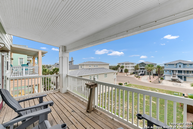 Listing photo id 25 for 2525 11th St S 49