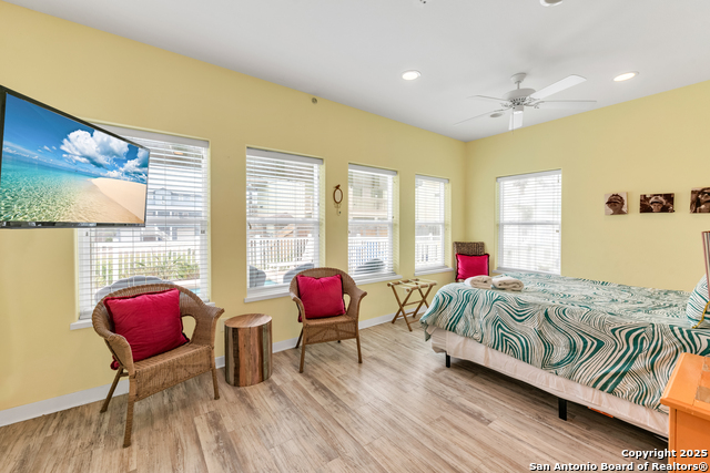 Listing photo id 30 for 2525 11th St S 49
