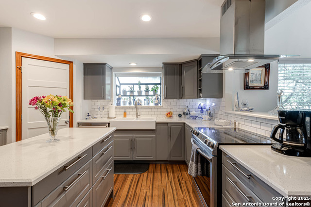 Image 9 of 36 For 28426 Quadrille Lane