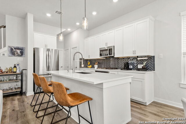 Image 10 of 27 For 5843 Whitby Road, Unit 33