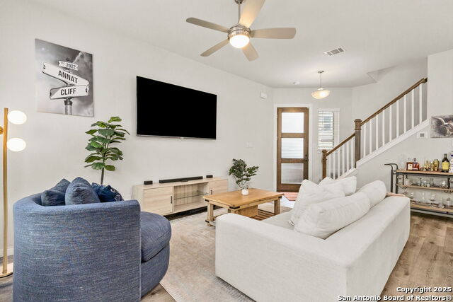Image 7 of 27 For 5843 Whitby Road, Unit 33