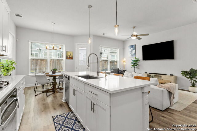 Image 8 of 27 For 5843 Whitby Road, Unit 33