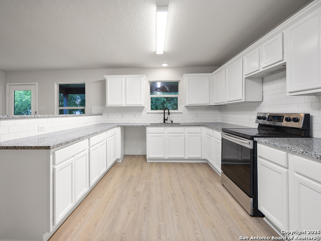 Listing photo id 12 for 9814 Shawnee Blf