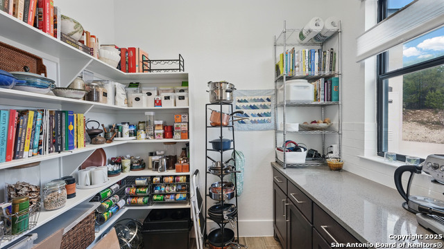Listing photo id 20 for 191 Crane Cir