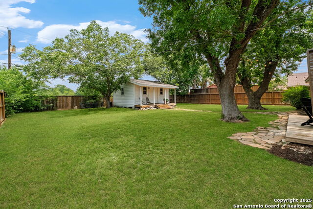 Image 29 of 37 For 306 Chaparral Creek