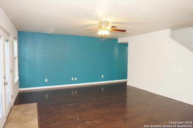 Listing photo id 2 for 2302 Pue Rd