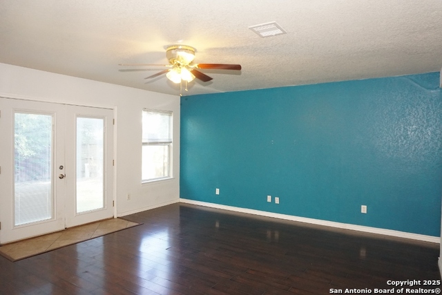 Listing photo id 6 for 2302 Pue Rd