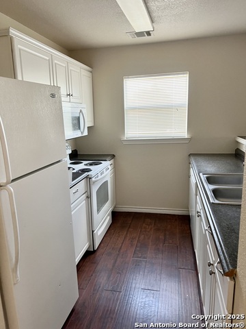 Listing photo id 2 for 105 Sunnyside Drive